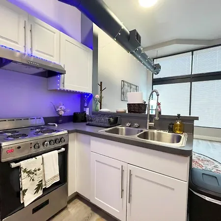 Appartement Local Modern Getaway - Ground Floor à Cleveland Extérieur photo